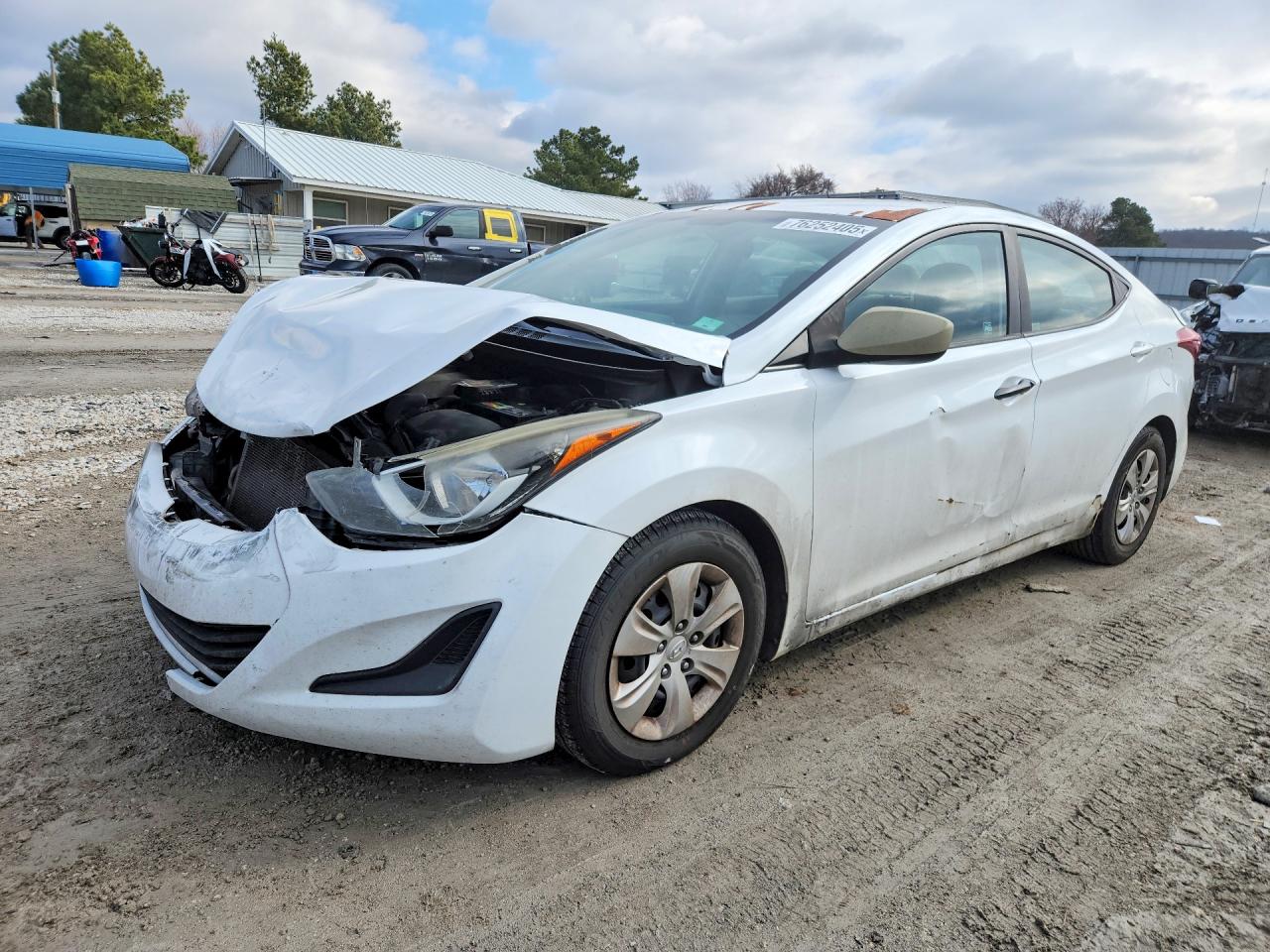 Salvage Hyundai ELANTRA Image