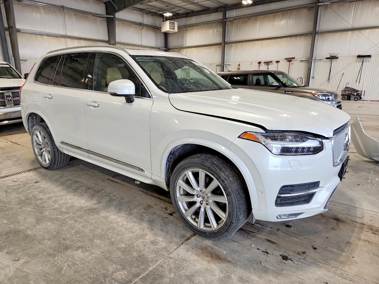 Volvo XC90 T6