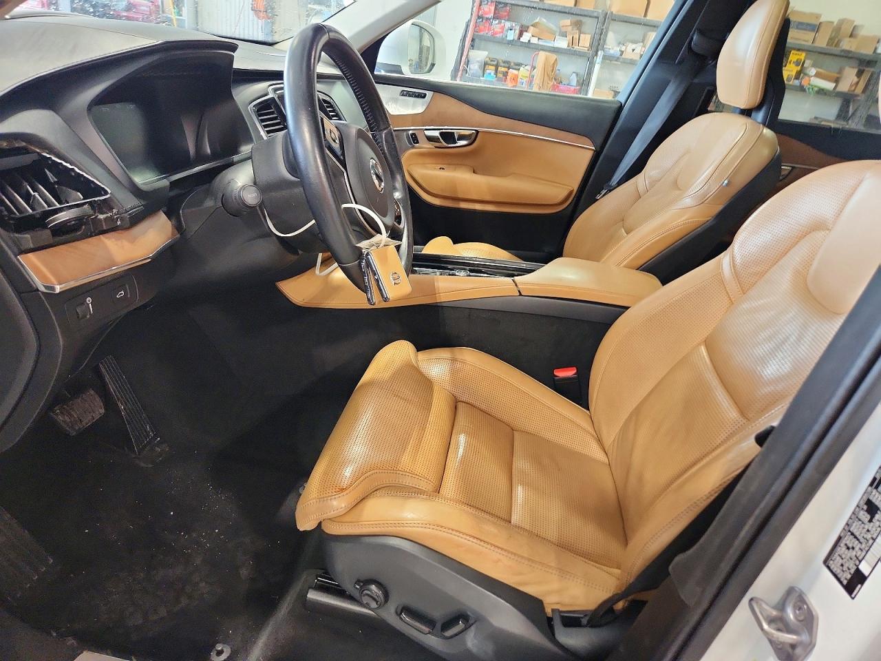 Volvo XC90 T6