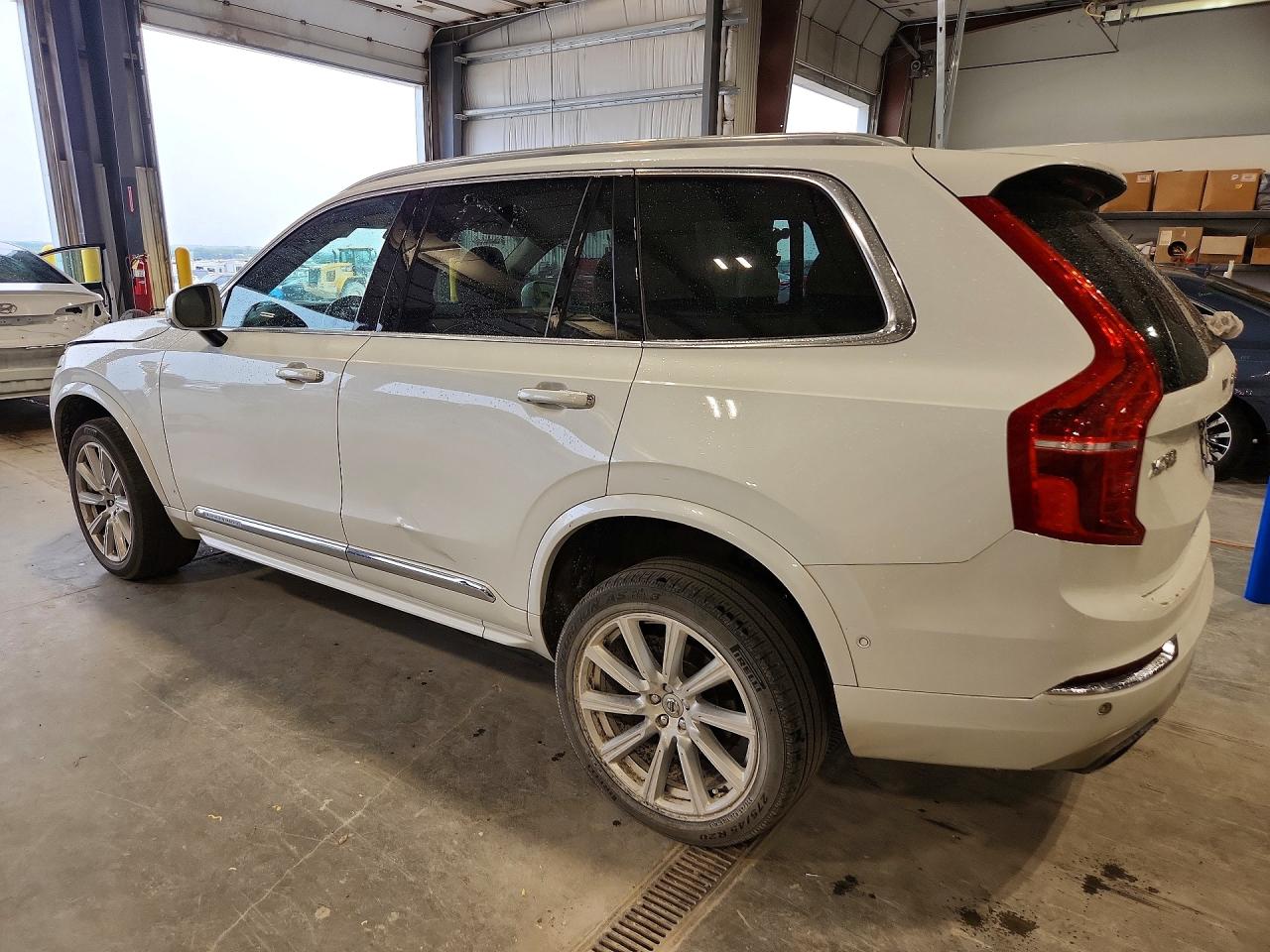 Volvo XC90 T6