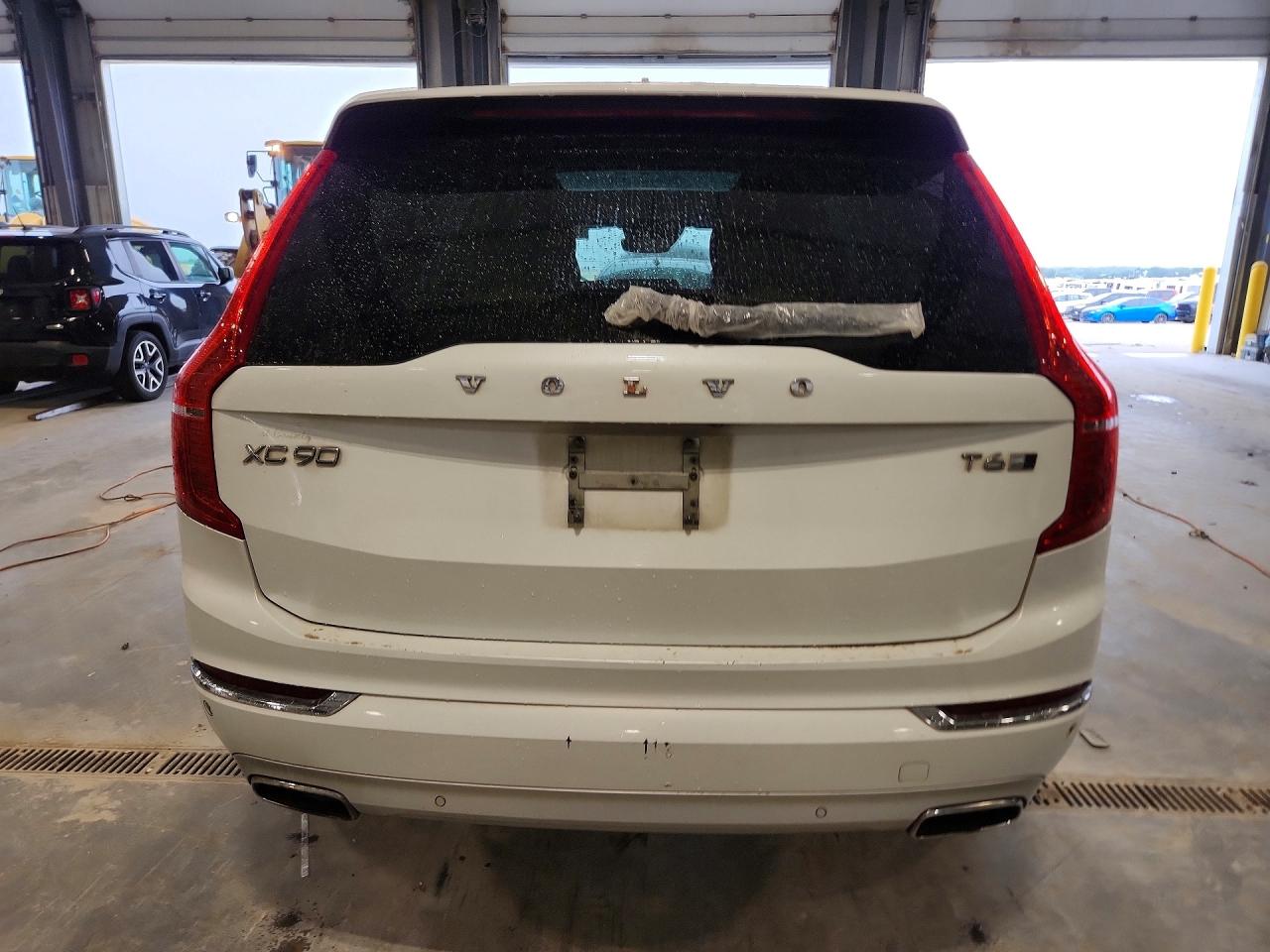 Volvo XC90 T6