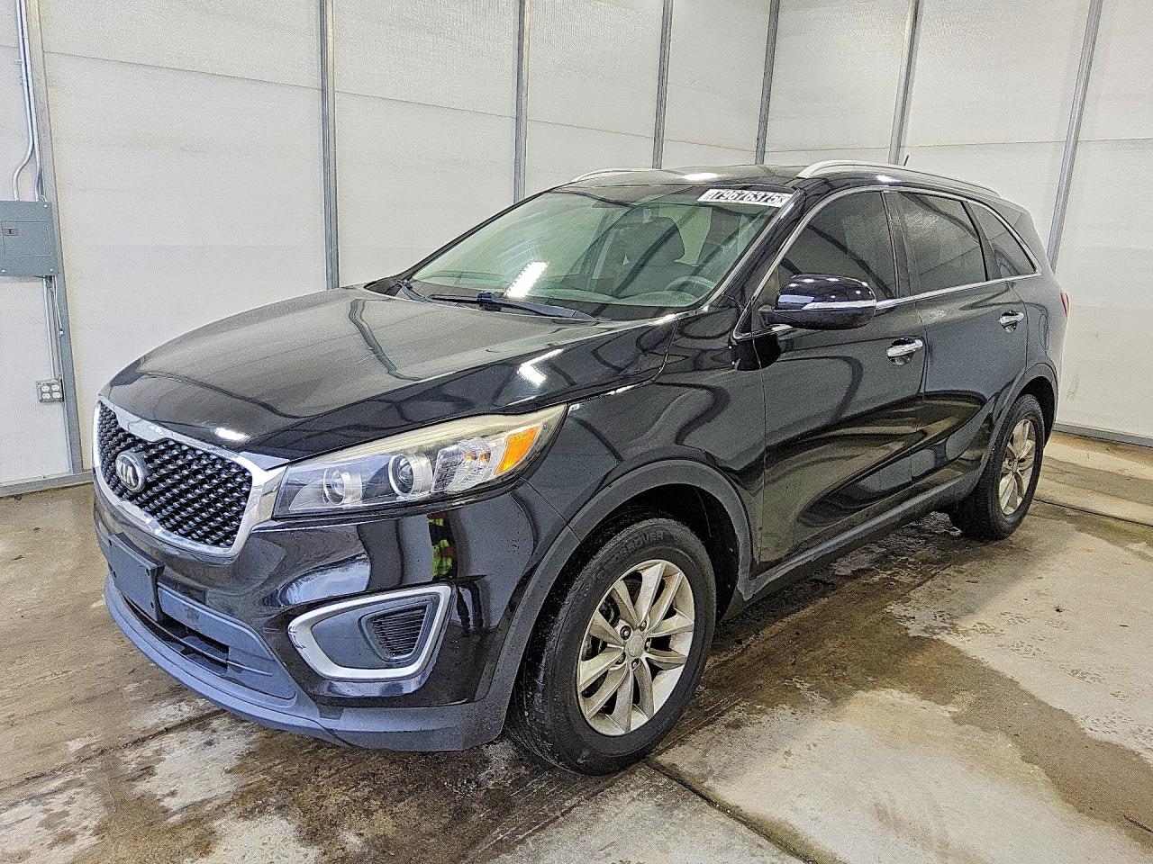 Salvage Kia Sorento Image