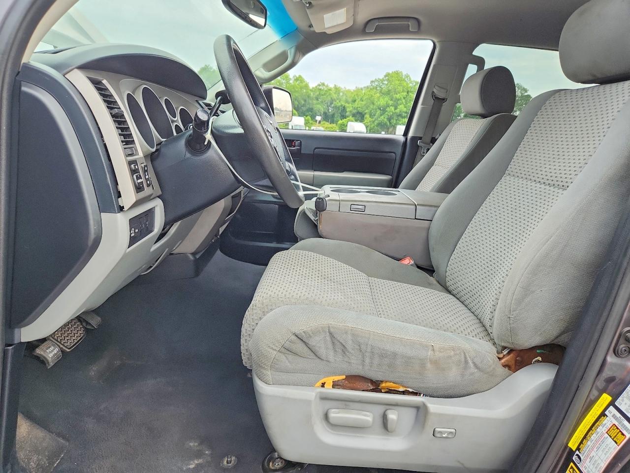 Toyota Tundra Crewmax Sr5