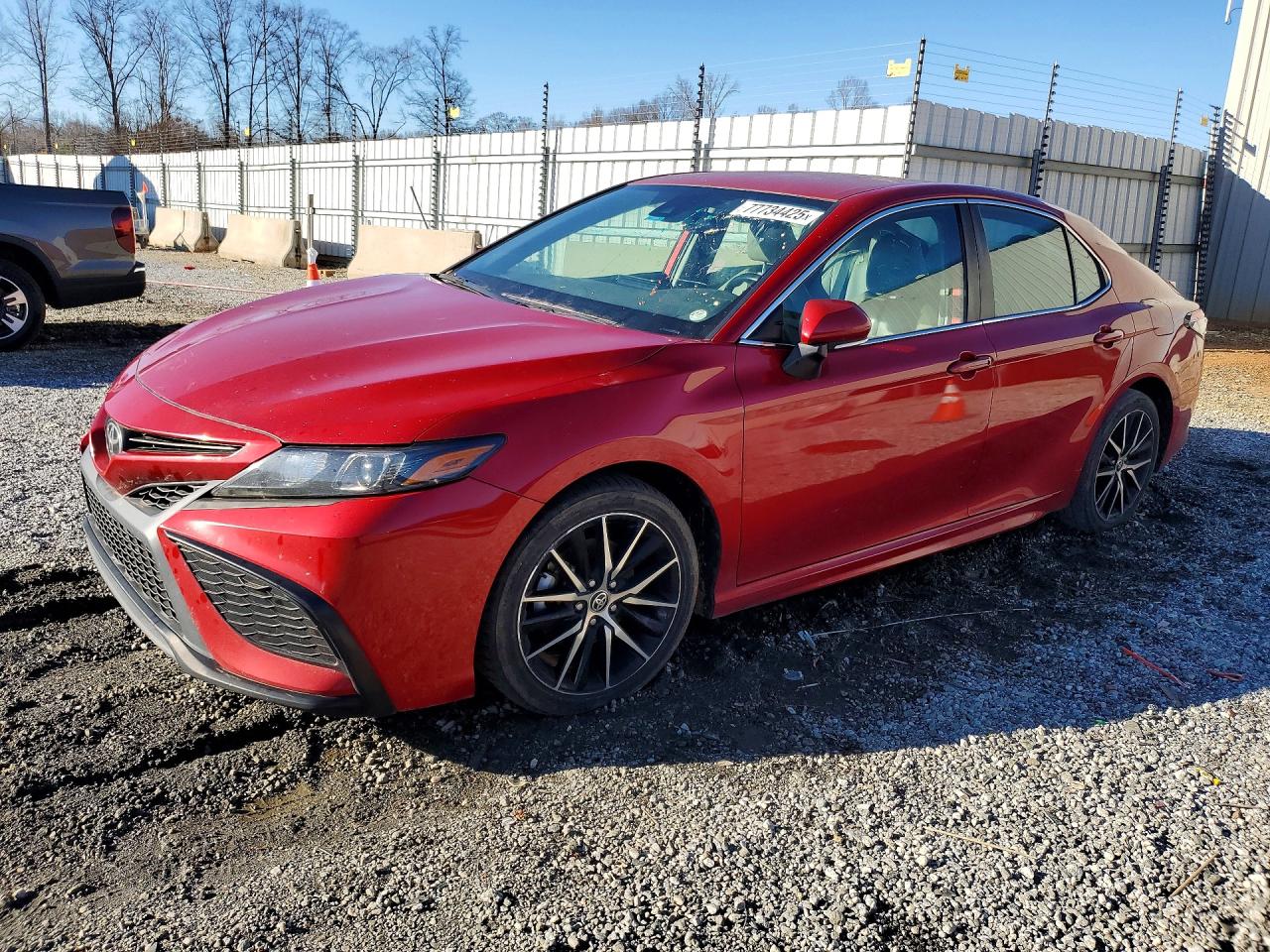 Salvage Toyota Camry Image