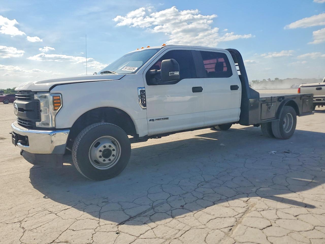 Salvage Ford F-350 Image
