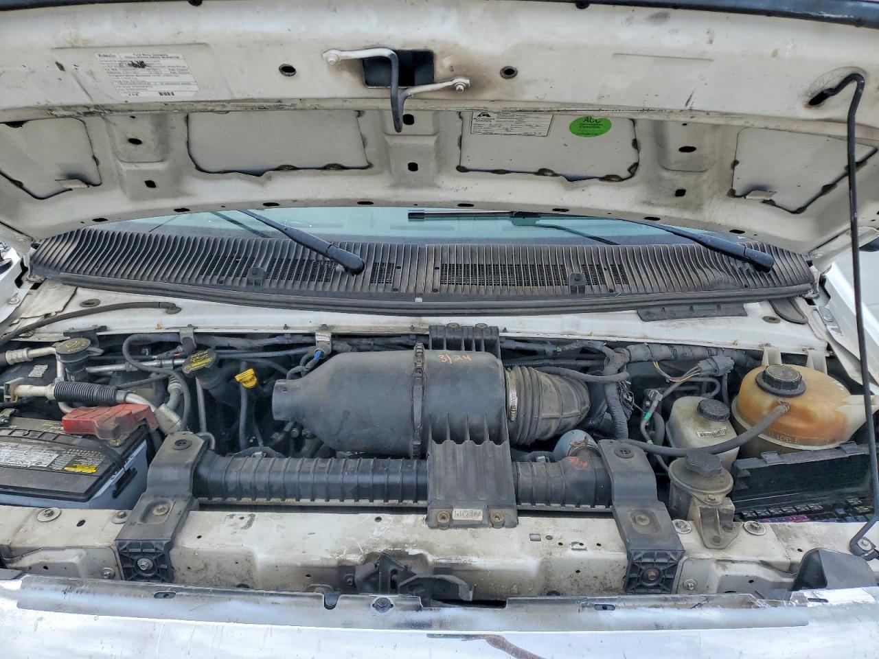 Ford Econoline E350 Super Duty Cutaway Van