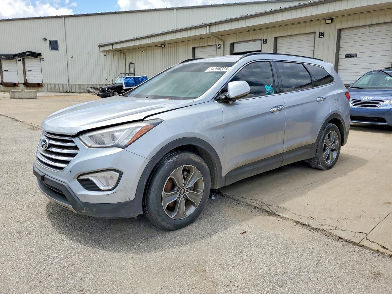 Salvage Hyundai SANTA FE Image