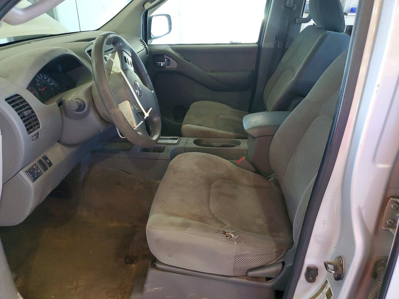 Nissan Frontier Se V6