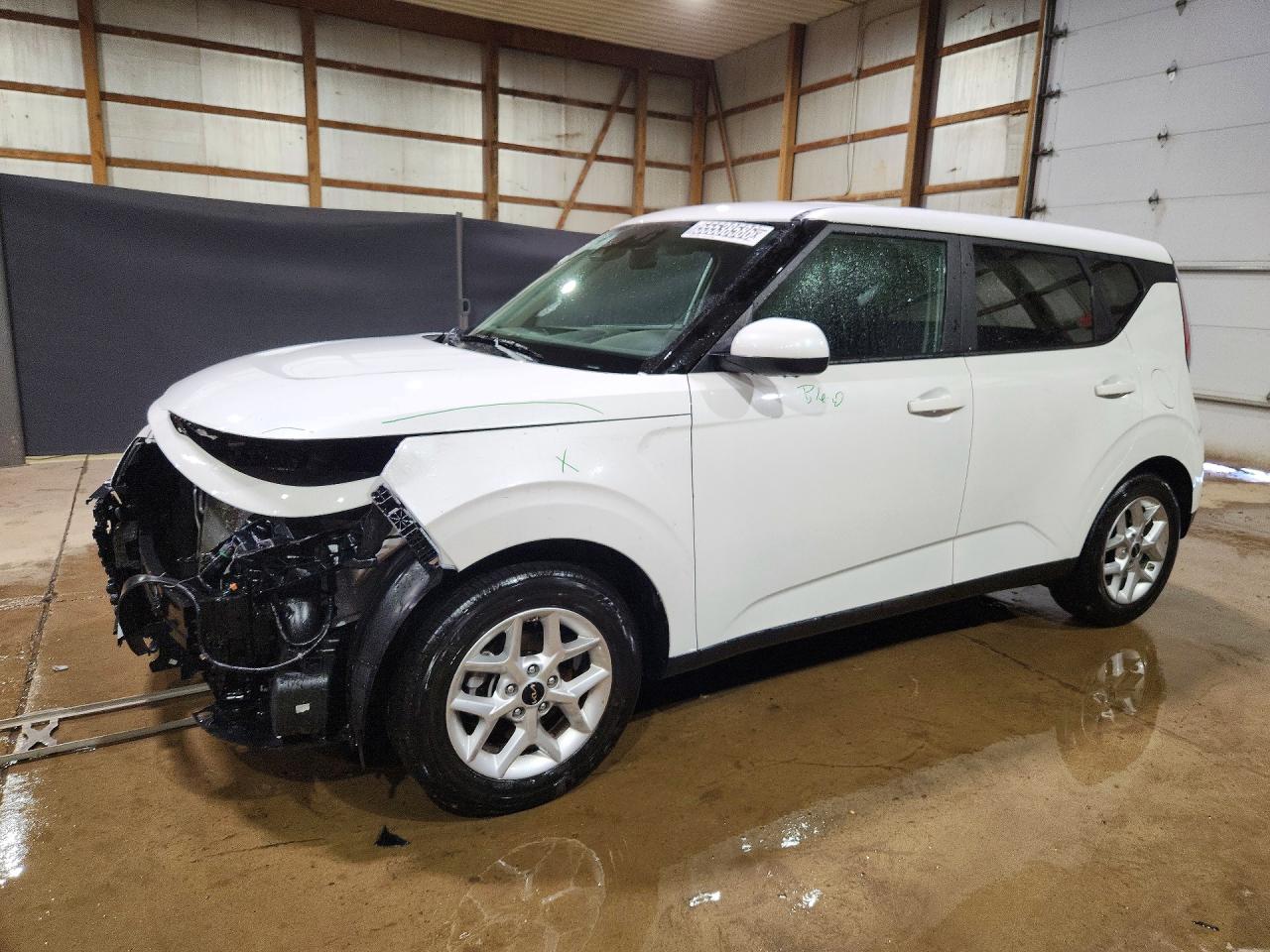 Salvage Kia Soul Image