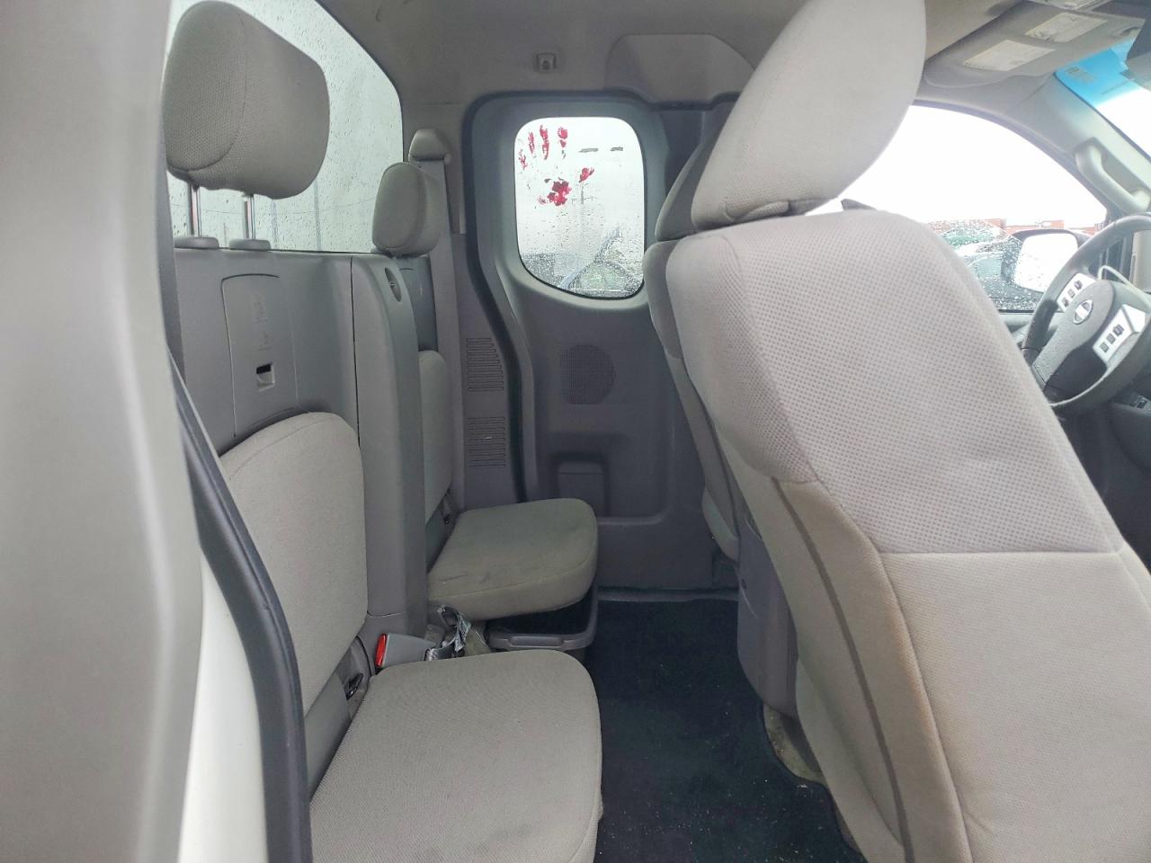 Nissan Frontier S