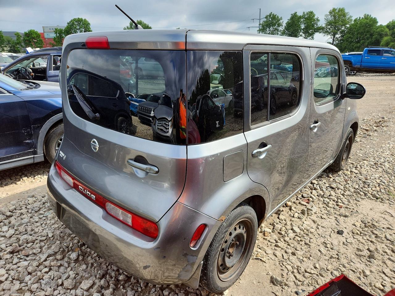 Nissan cube 1.8