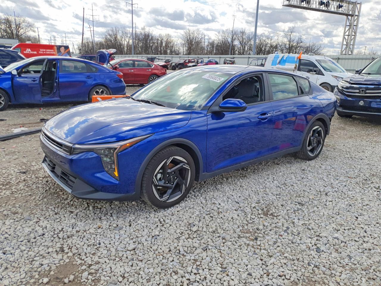 Salvage Kia K4 Image