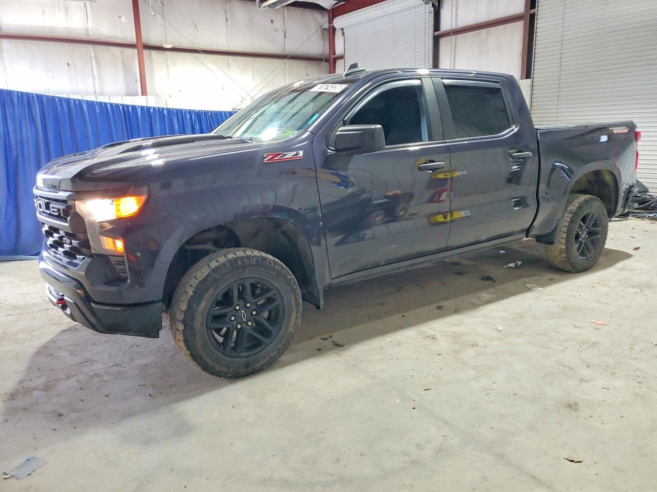 Salvage Chevrolet Silverado Image
