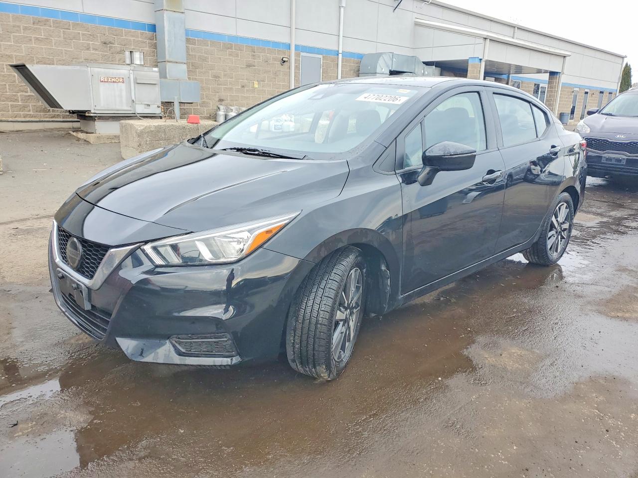 Salvage Nissan Versa Image