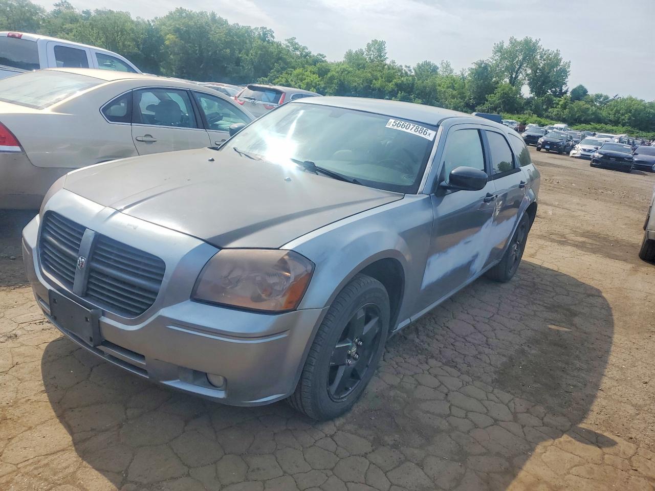 Salvage Dodge Magnum Image