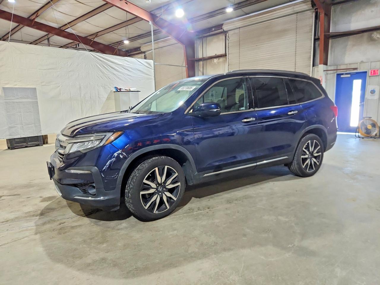Salvage Honda Pilot Image