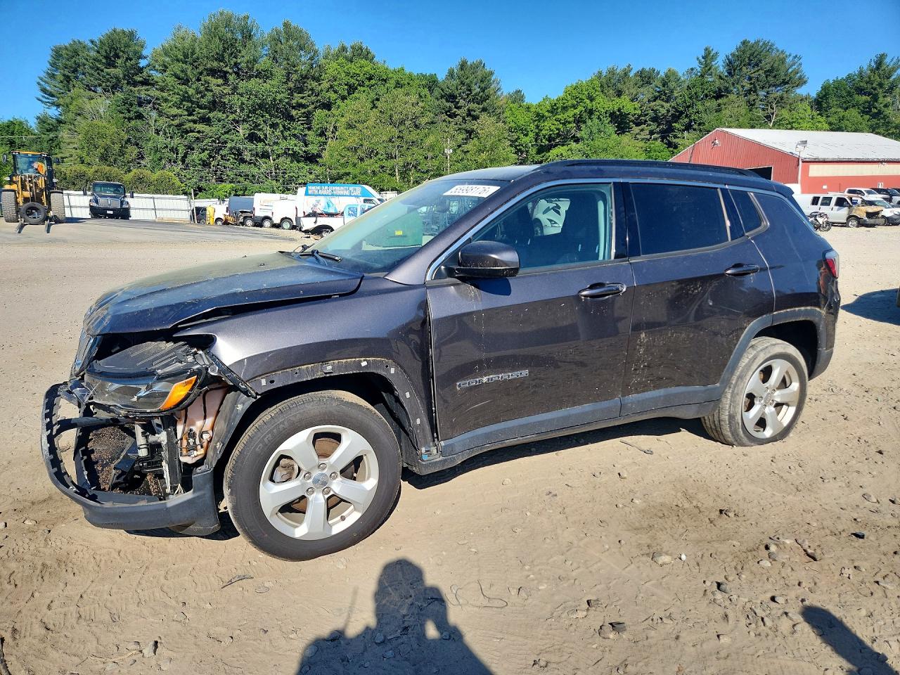 Salvage Jeep Compass Image
