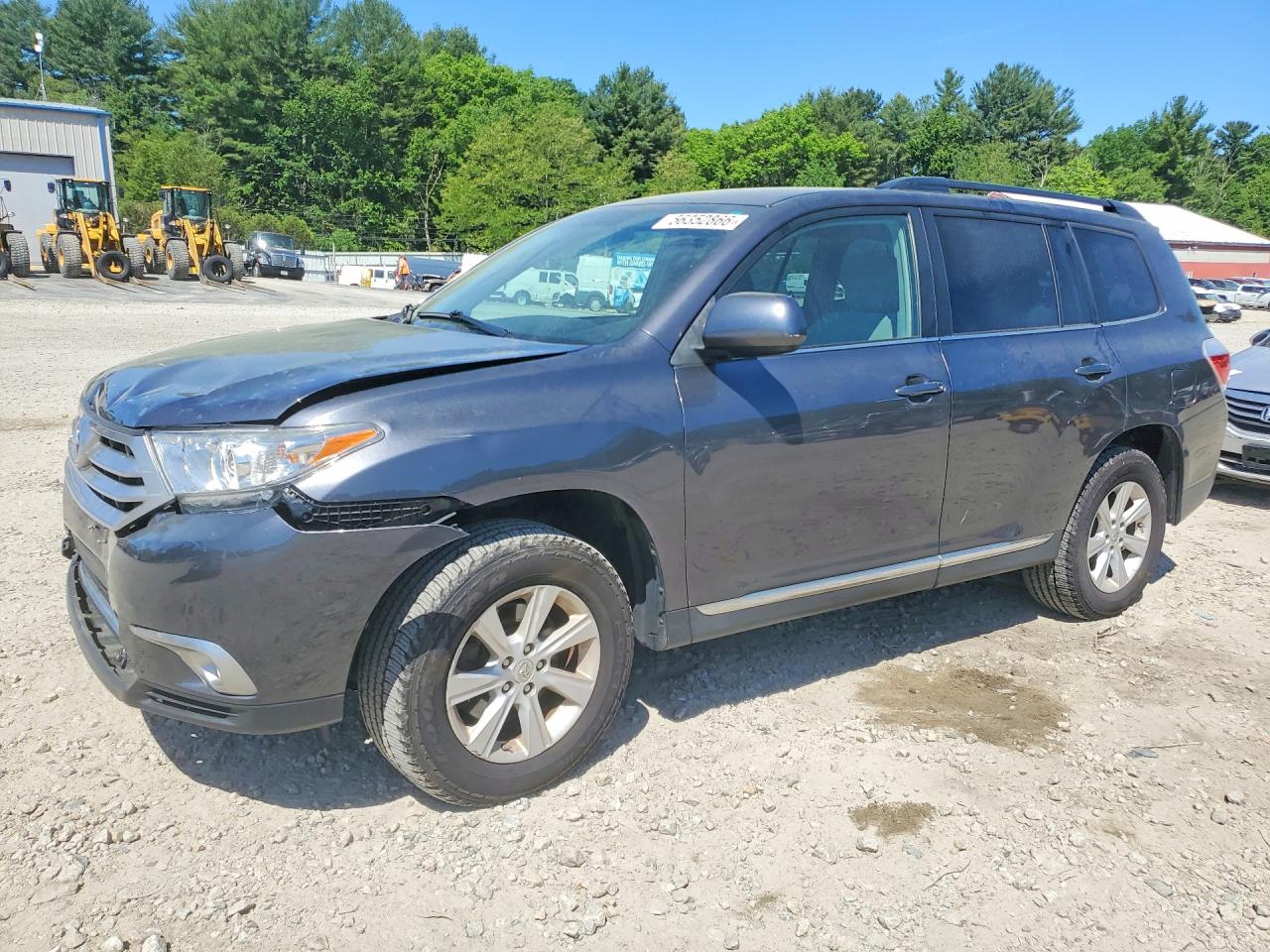 Salvage Toyota Highlander Image