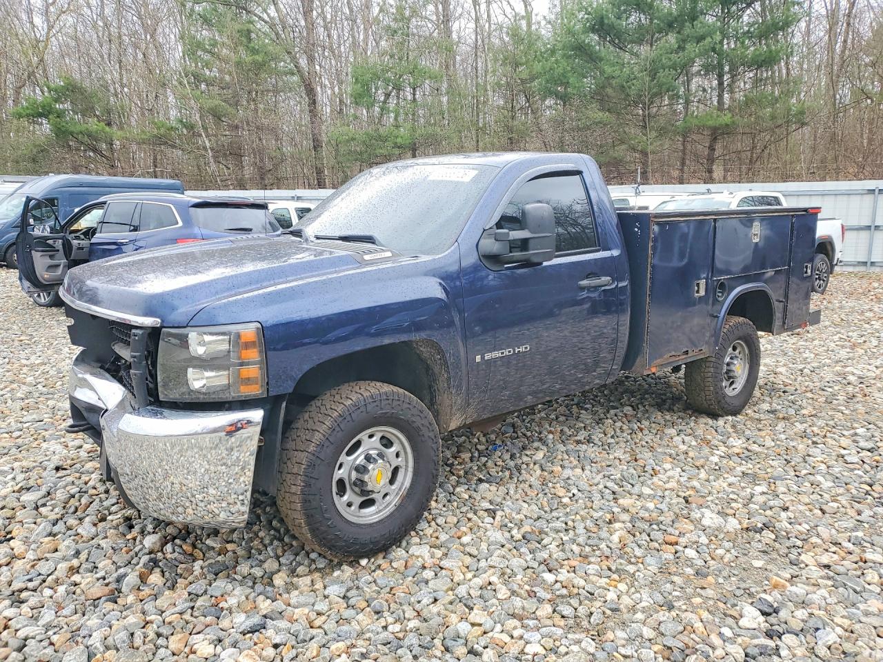 Salvage Chevrolet Silverado Image