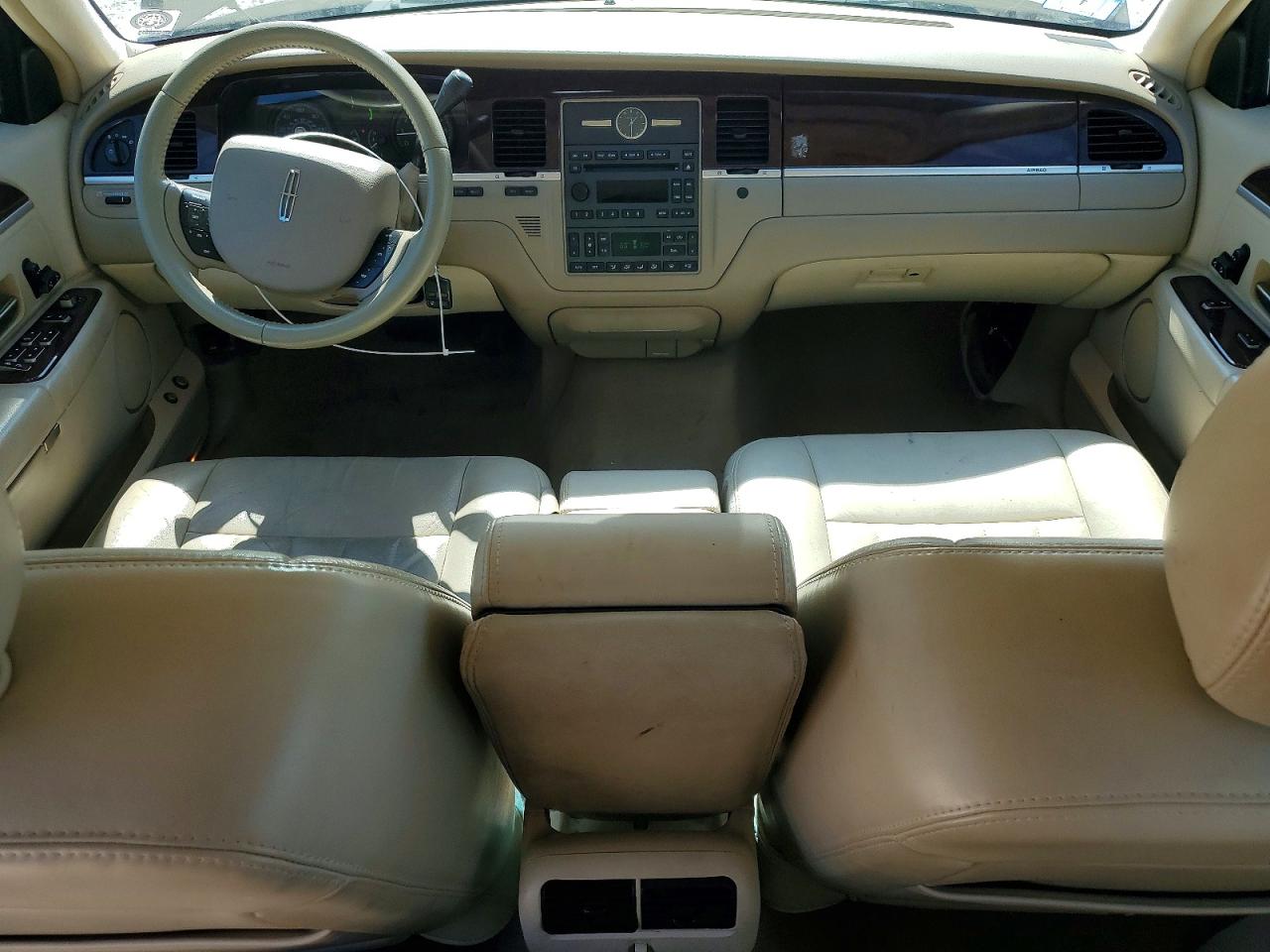 Lincoln Towncar Signature