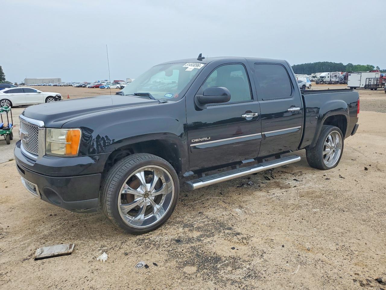 Salvage GMC Sierra Image