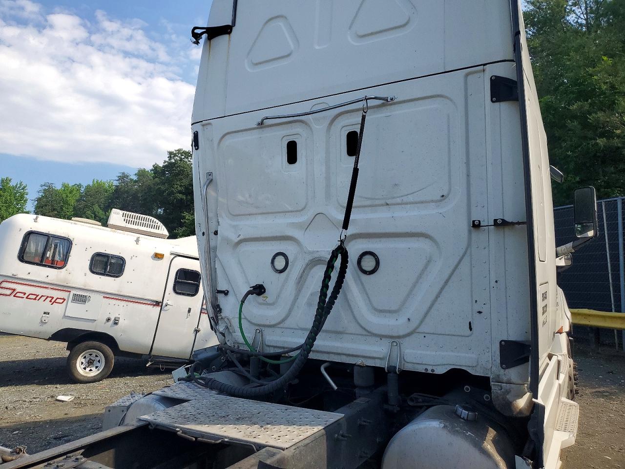Freightliner Cascadia 126
