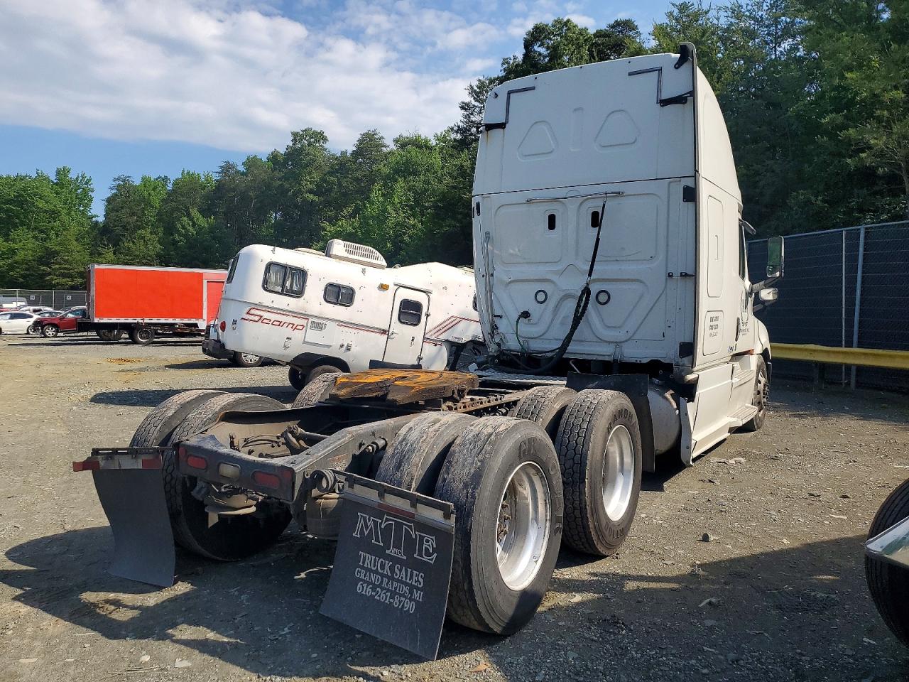 Freightliner Cascadia 126