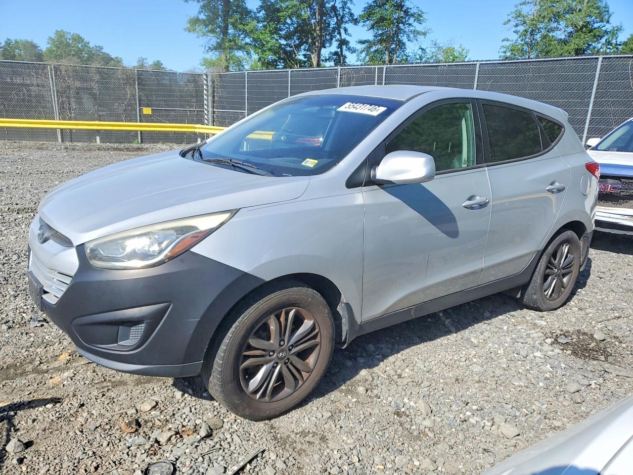Salvage Hyundai TUCSON Image