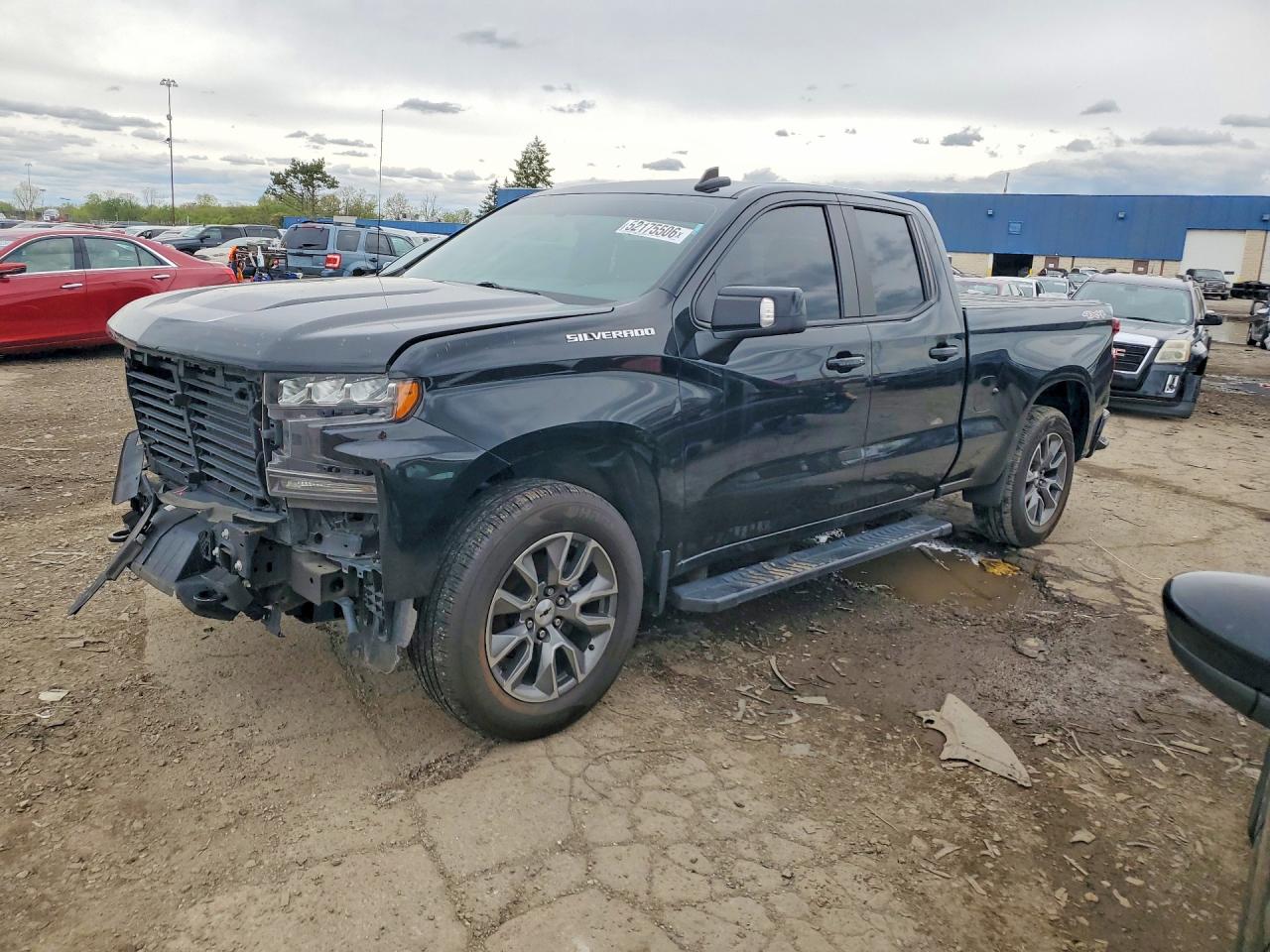 Salvage Chevrolet Silverado Image