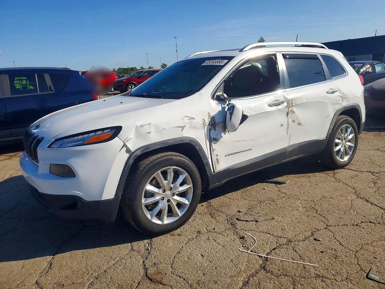 Salvage Jeep Cherokee Image