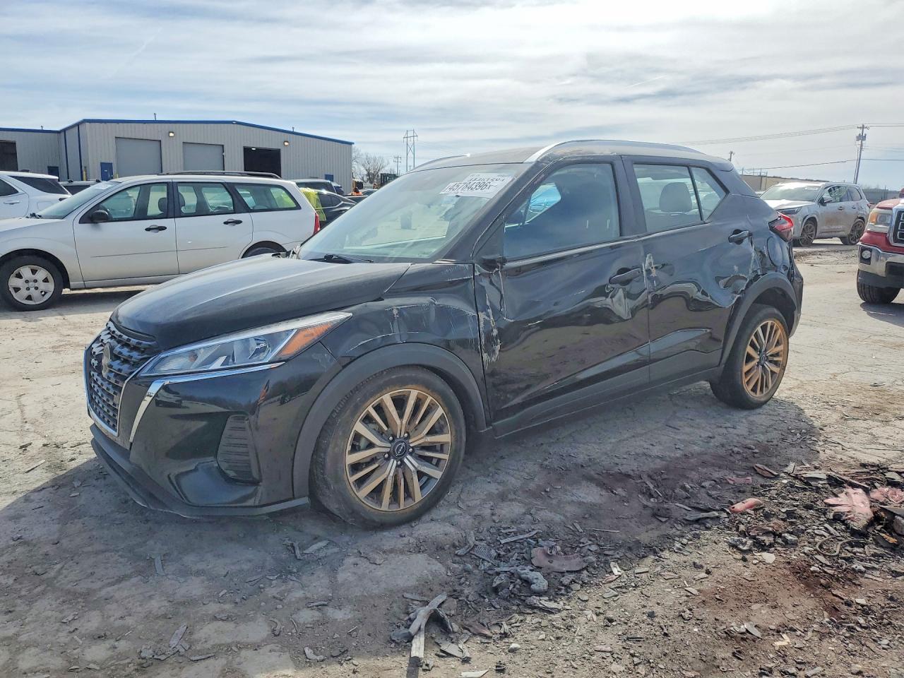 Salvage Nissan Kicks Image