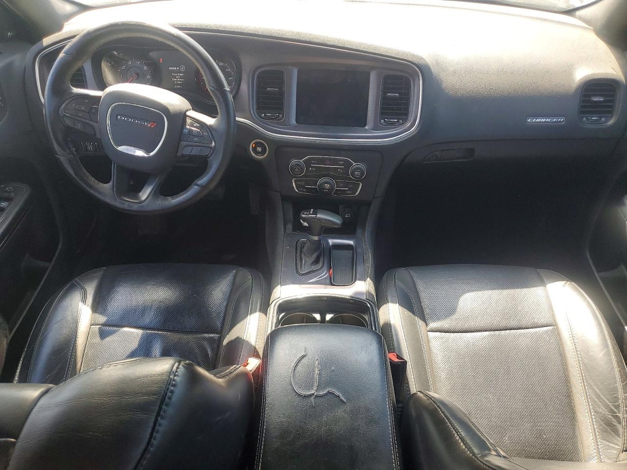 Dodge Charger Sxt