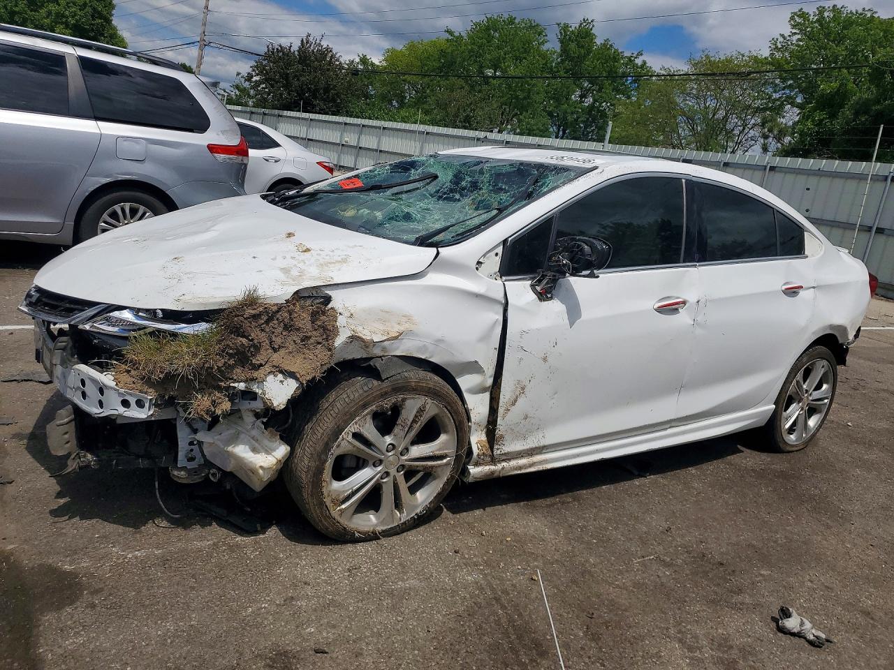 Salvage Chevrolet Cruze Image