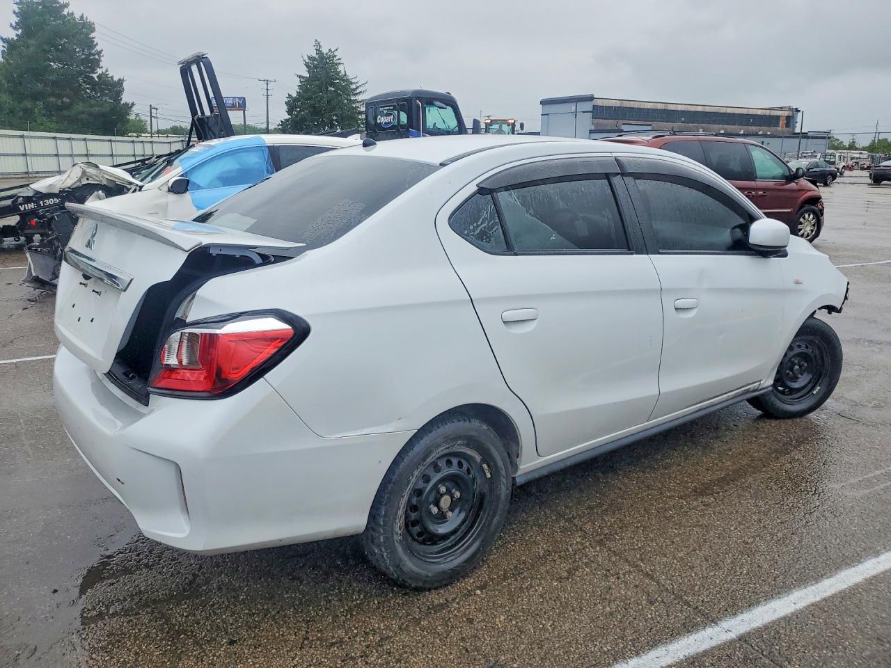 Mitsubishi Mirage G4 Es