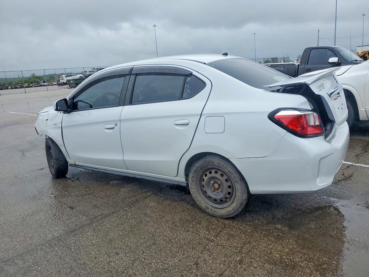 Mitsubishi Mirage G4 Es