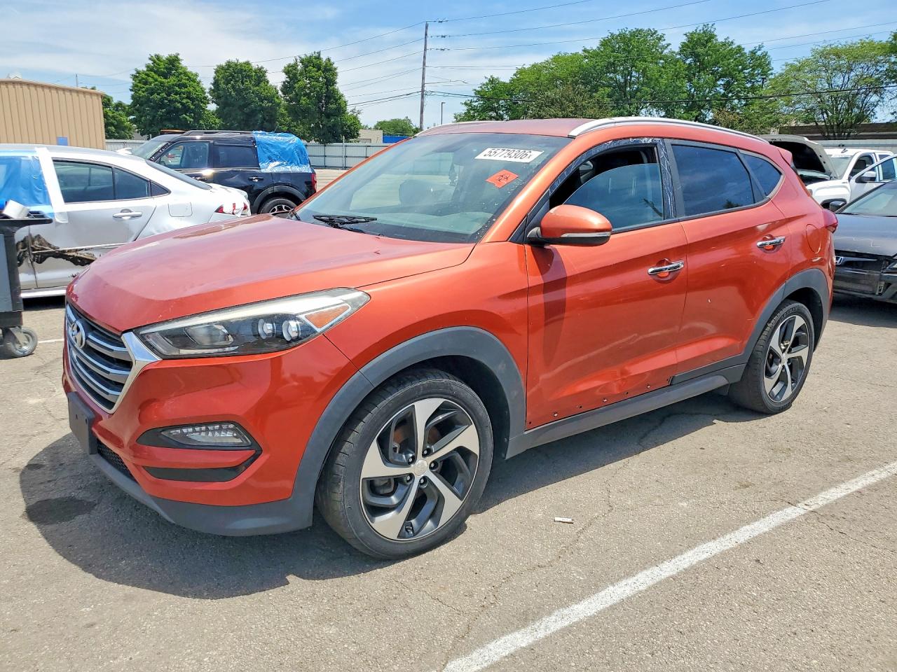 Salvage Hyundai TUCSON Image