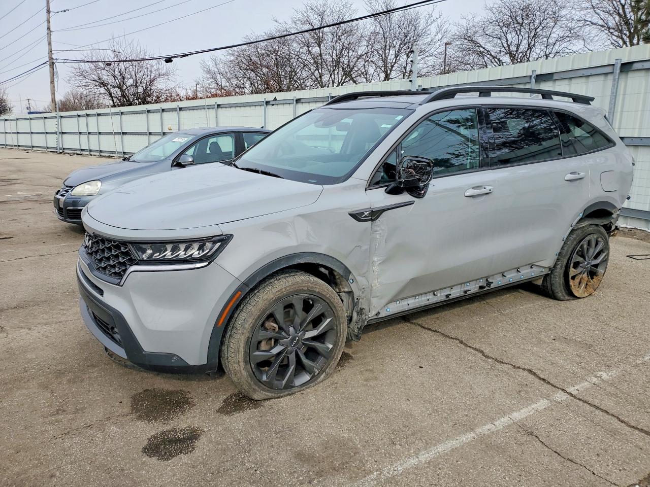 Salvage Kia Sorento Image