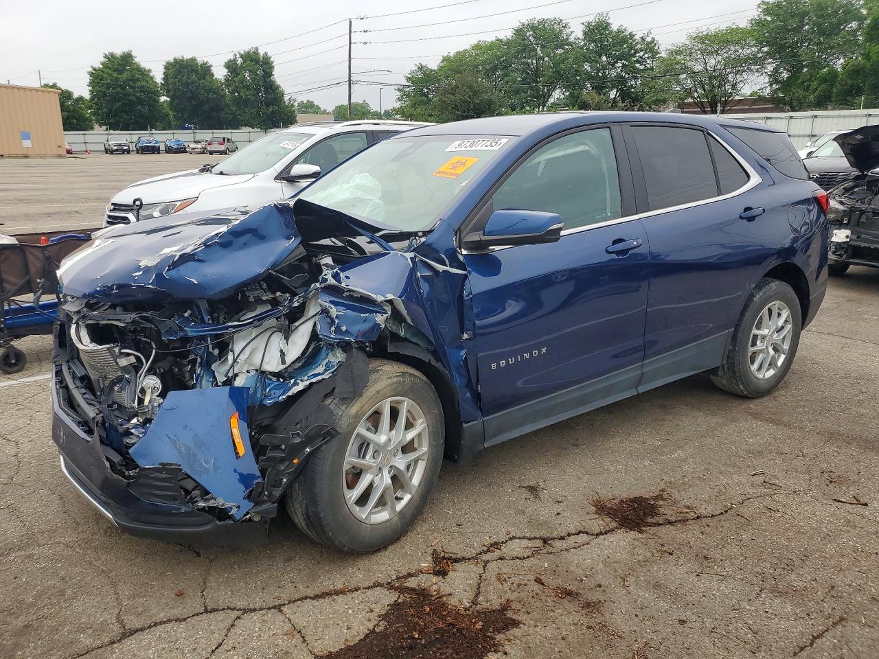 Salvage Chevrolet Equinox Image