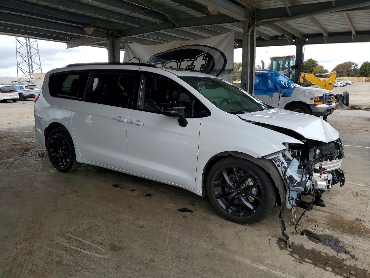 Chrysler Pacifica Limited