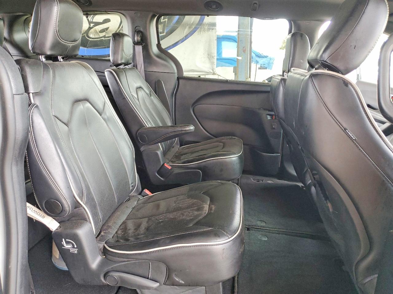 Chrysler Pacifica Limited