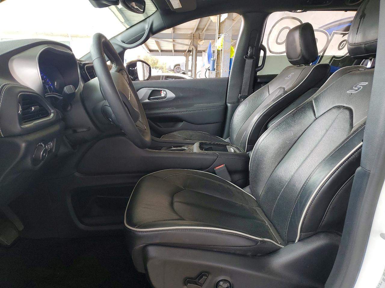 Chrysler Pacifica Limited