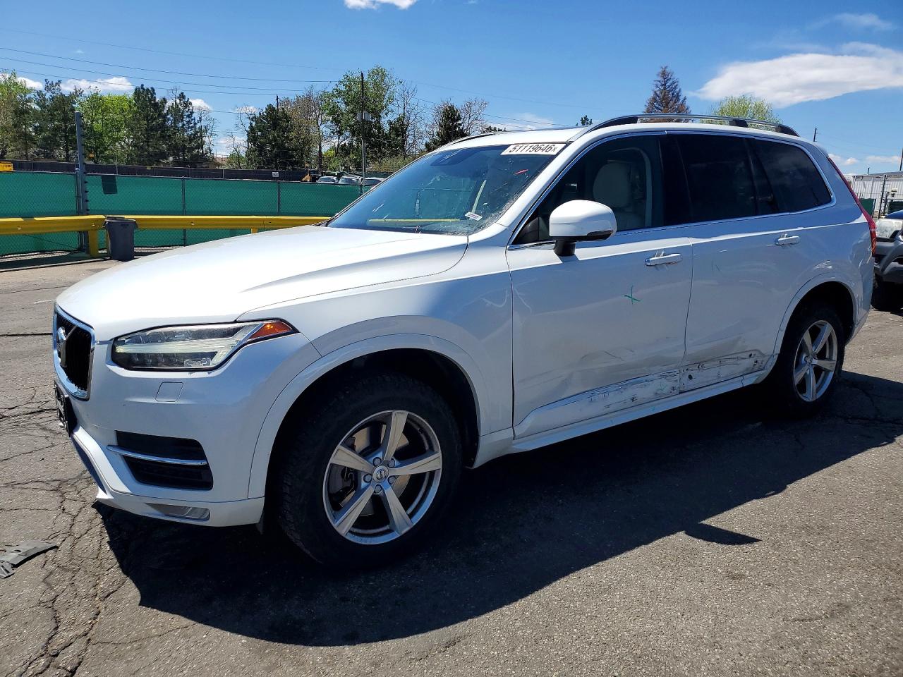 Salvage Volvo XC90 Image