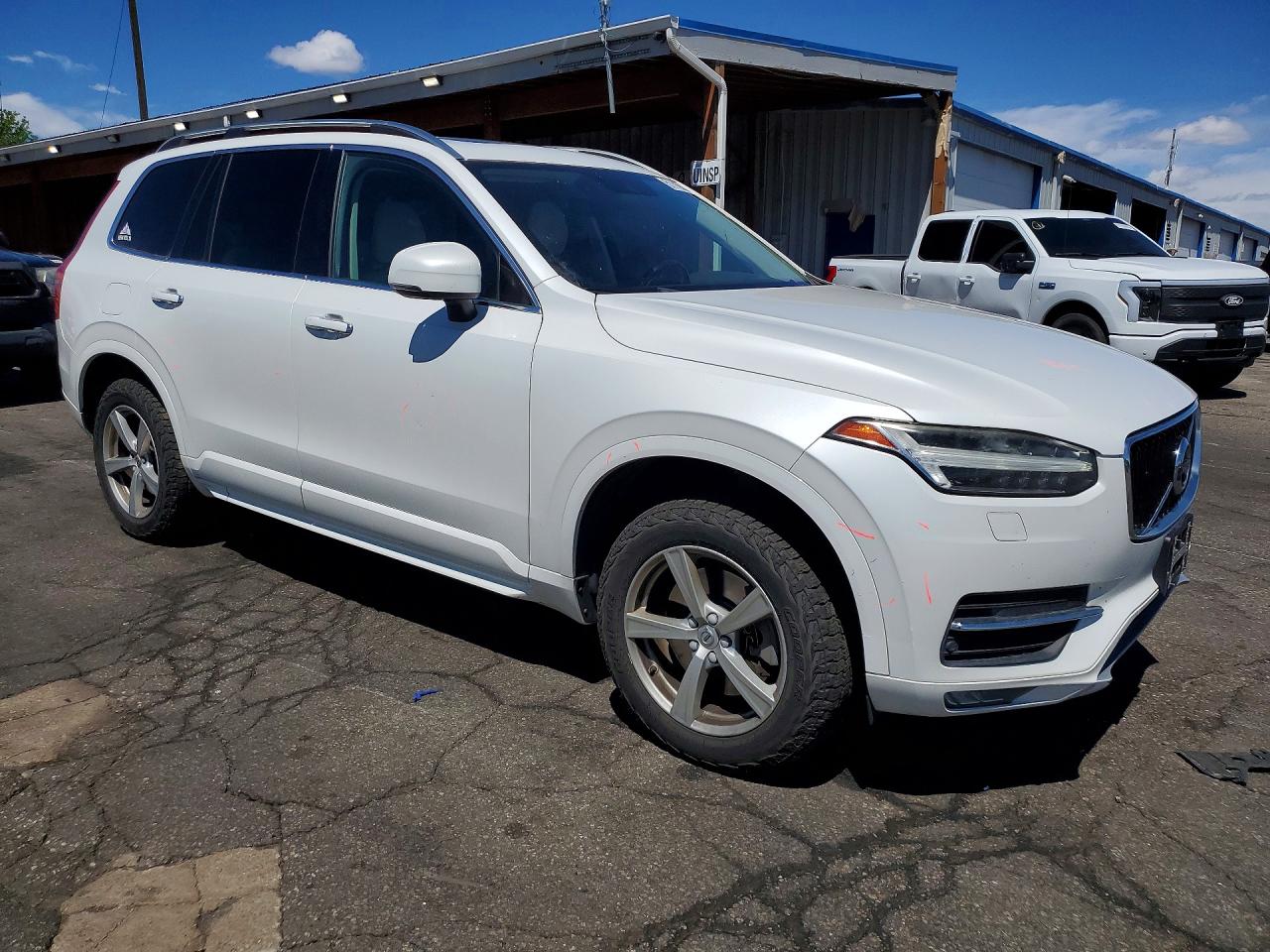 Volvo XC90 T5