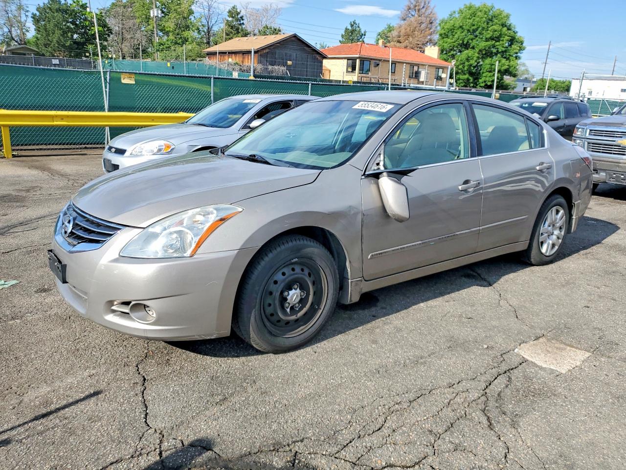 Salvage Nissan Altima Image