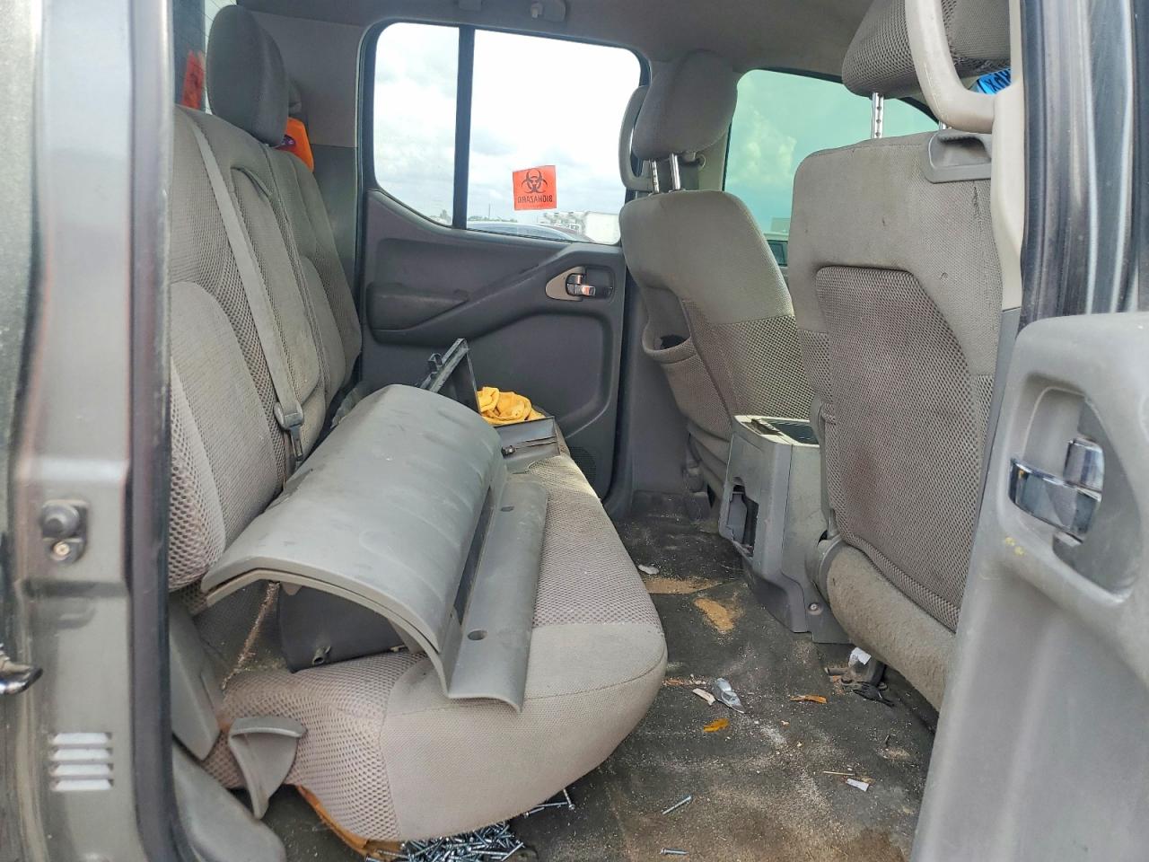 Nissan Frontier Se