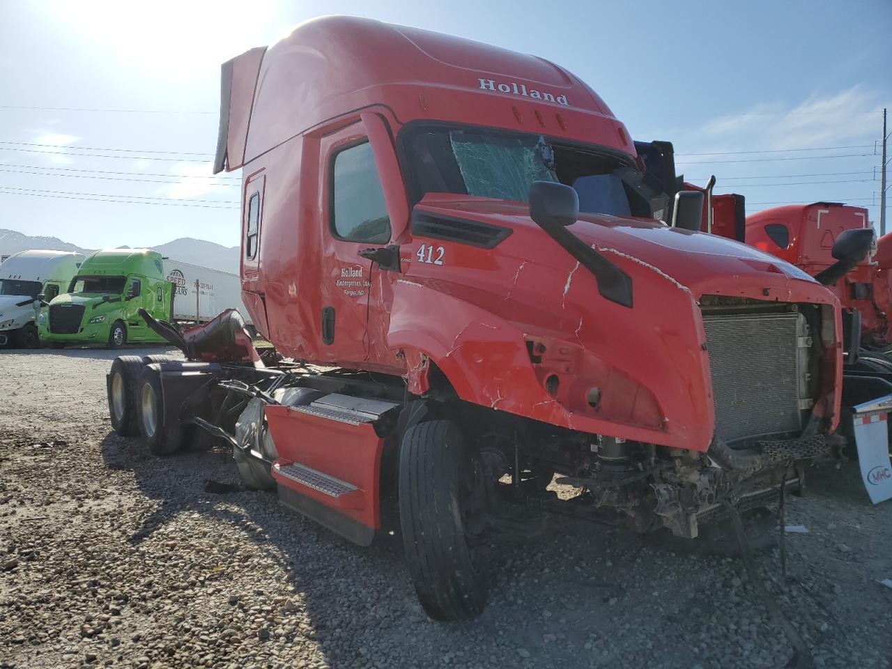Salvage Freightliner Cascadia 126 Image