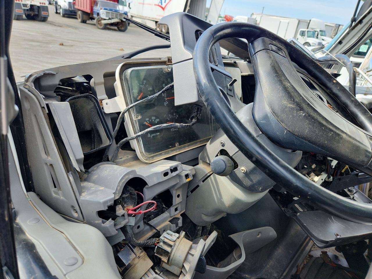 Sterling Truck L7500