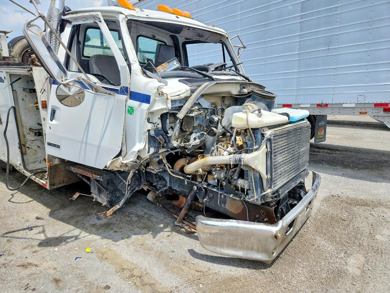 Sterling Truck L7500