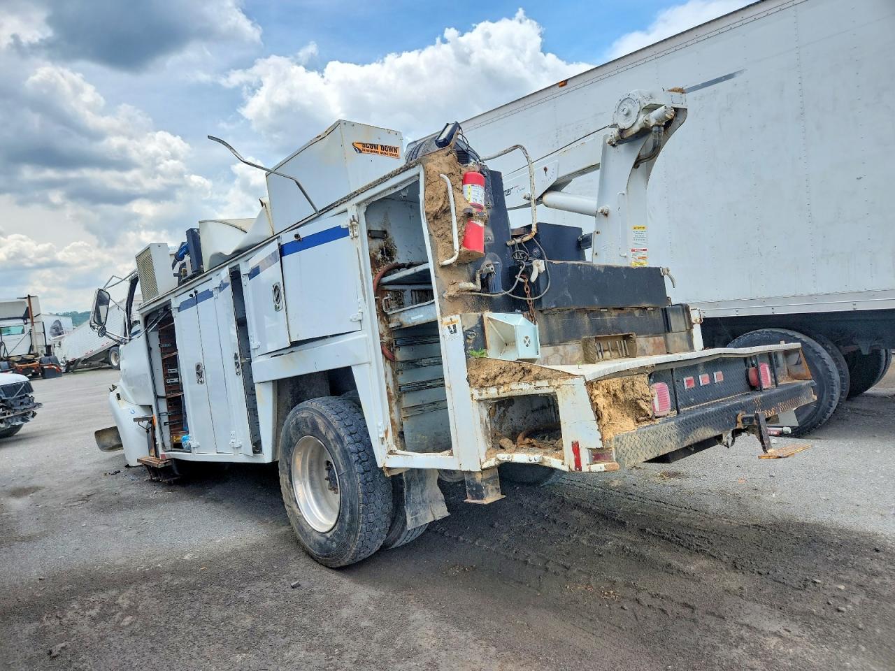 Sterling Truck L7500
