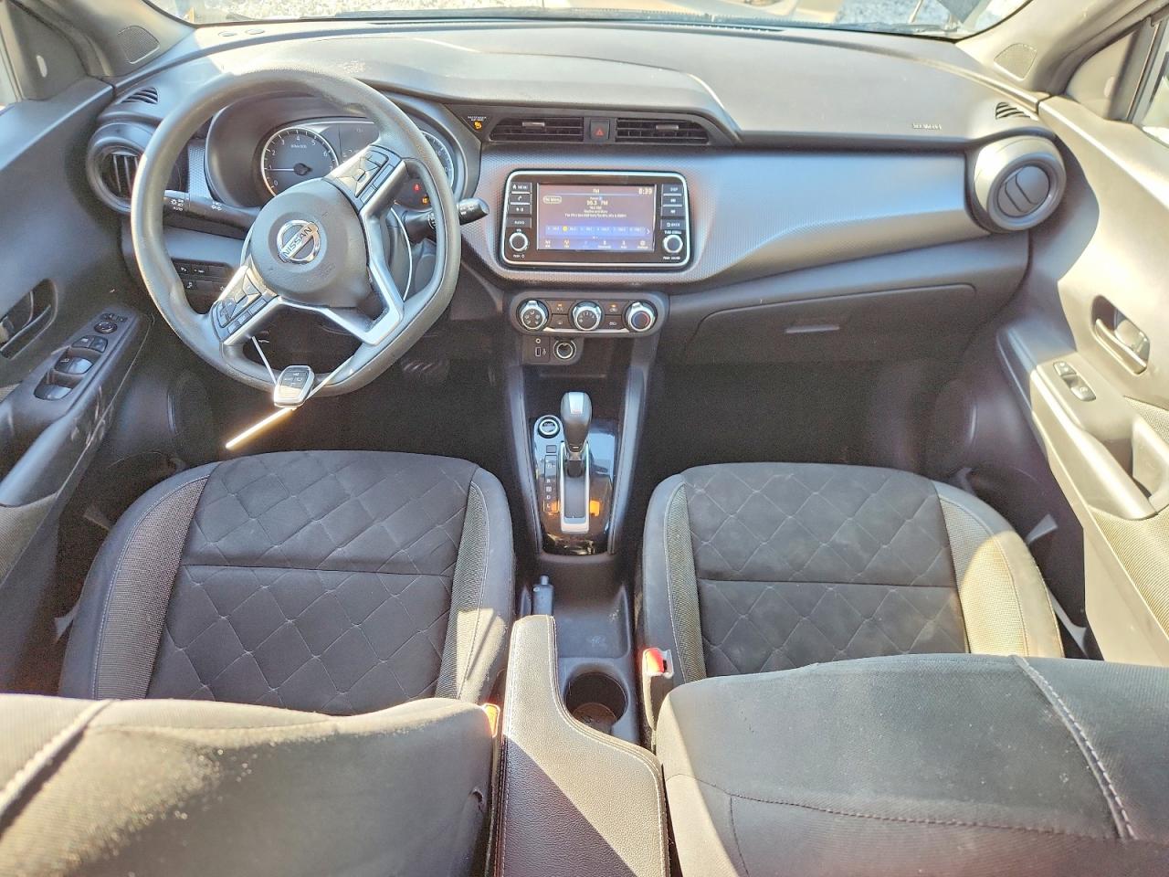 Nissan Kicks S